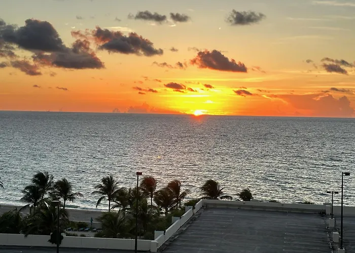 Luxury Stylish Oceanfront 2 Bedroom 2 Bathroom In Hollywood Fl